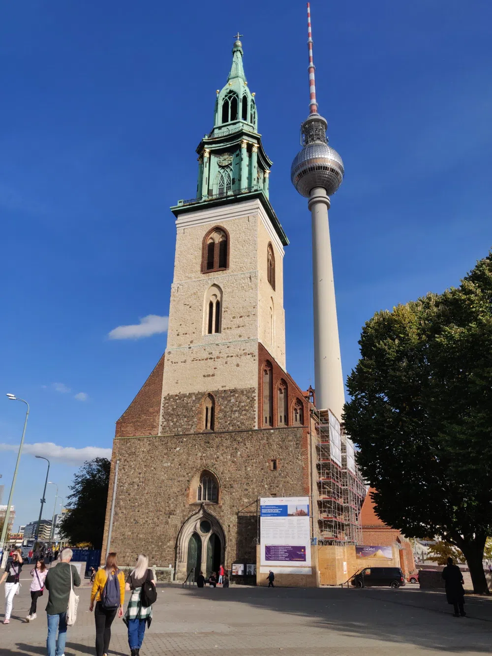 After Midnight at the Späti: Berlin's Last Classless Room