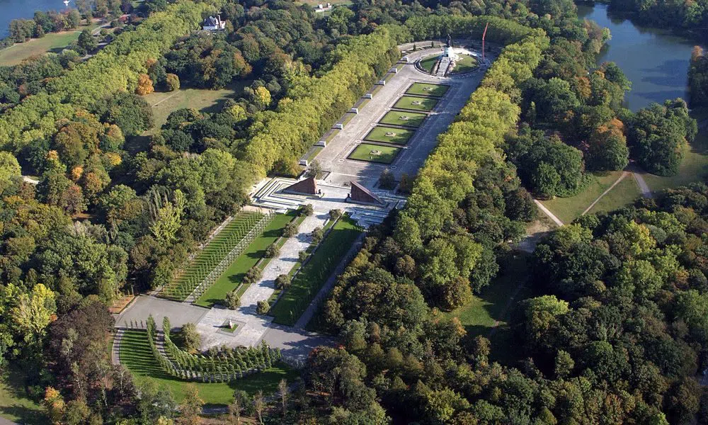 Memoriale di Guerra Sovietico di Treptower Park (Sowjetisches Ehrenmal), Berlino