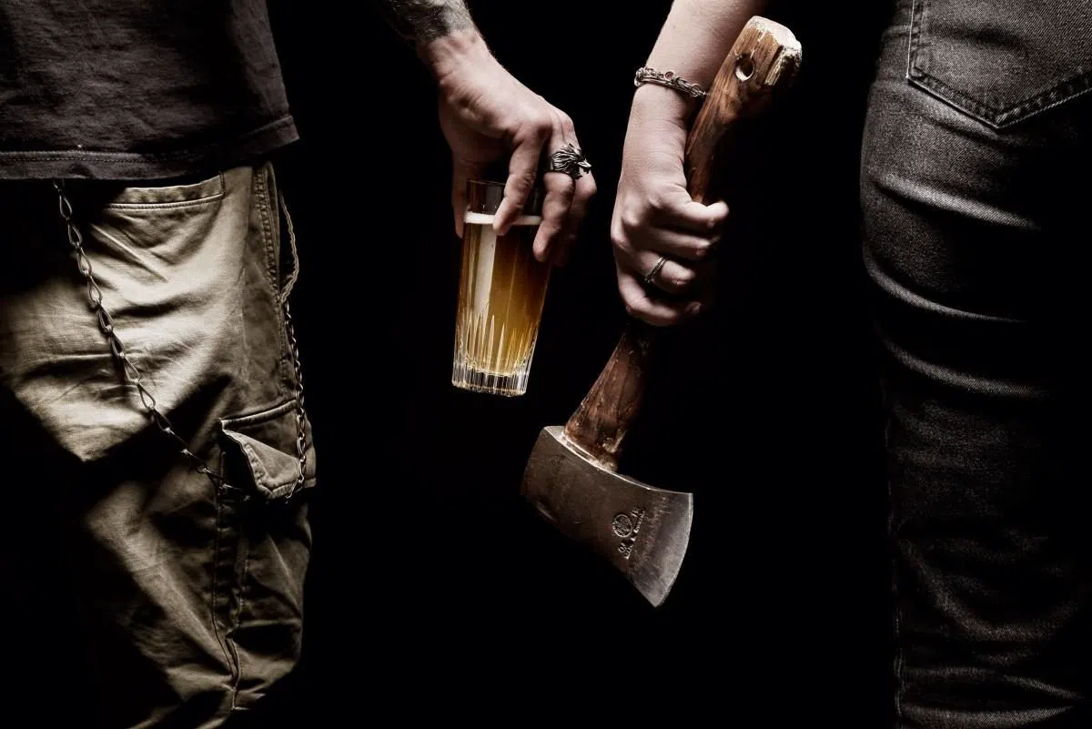 Äxte und Bier bei WoodCutter Berlin