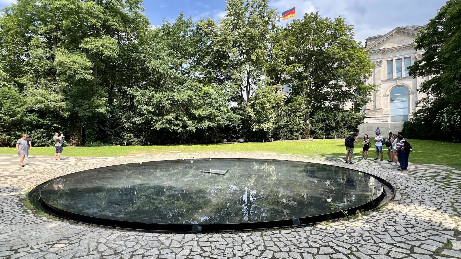 Monumento a los Sinti y Roma víctimas del Nacionalsocialismo, Berlín