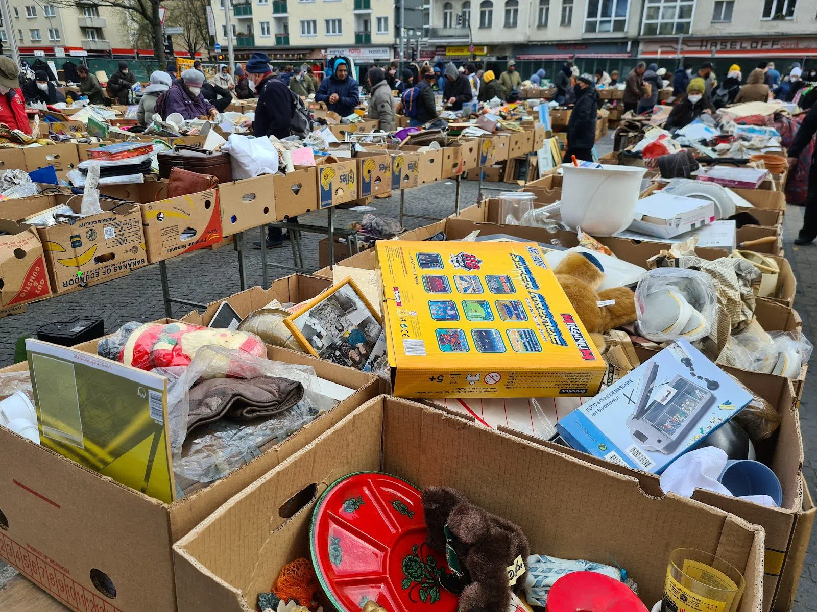 Flohmarkt am Rathaus Schöneberg, Berlin